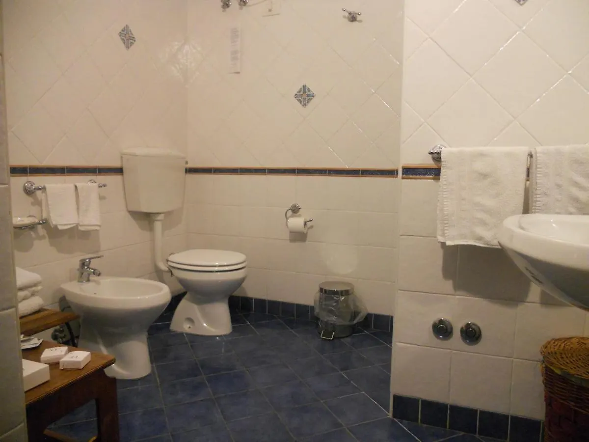 Pedra Residence Στρόμπολι