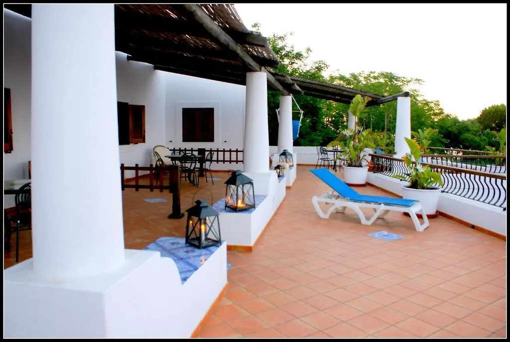 Ξενοδοχείο με διαμερίσματα Pedra Residence Στρόμπολι