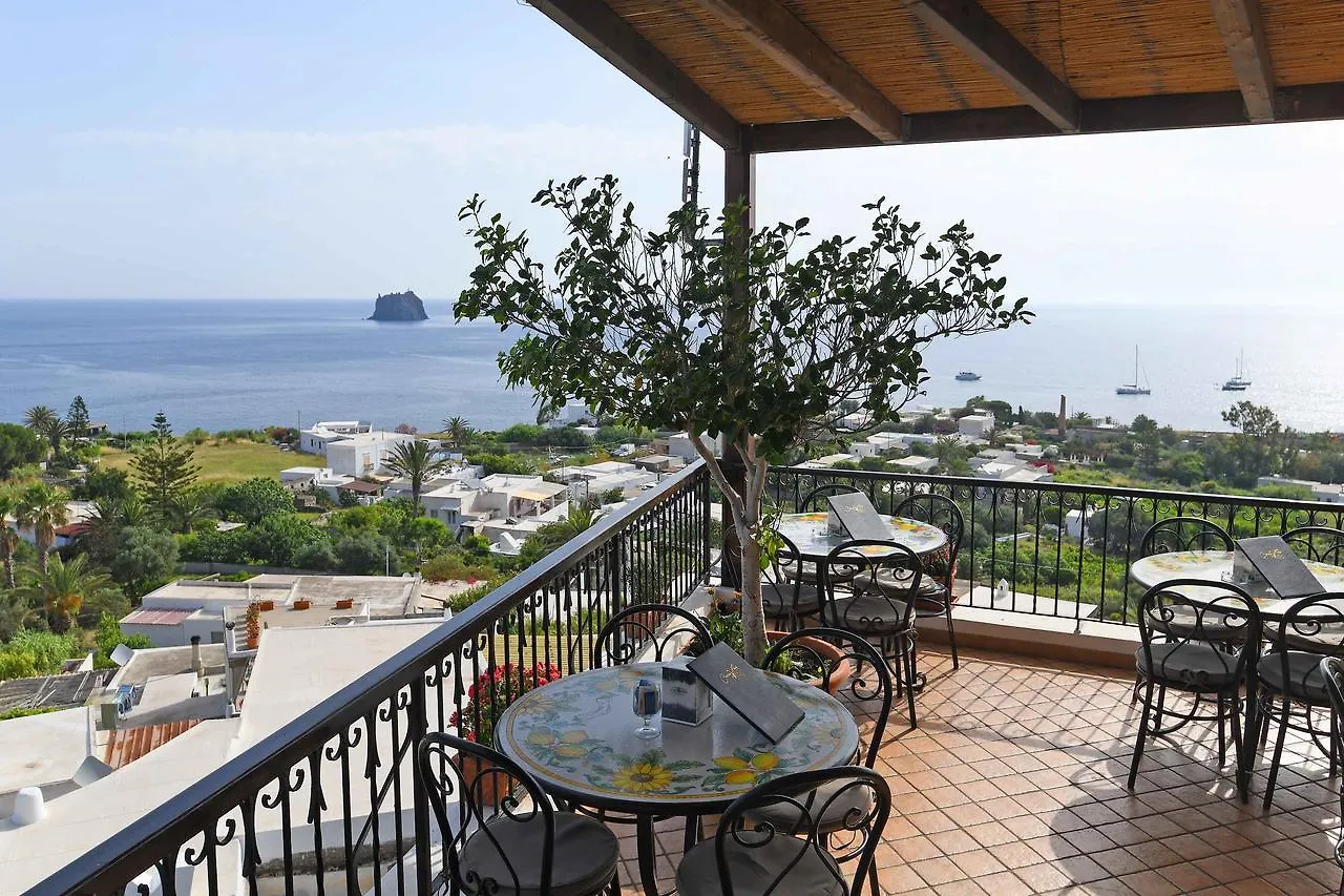 Pedra Residence Στρόμπολι